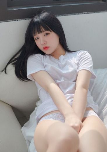 《年轻女教师3》电影
