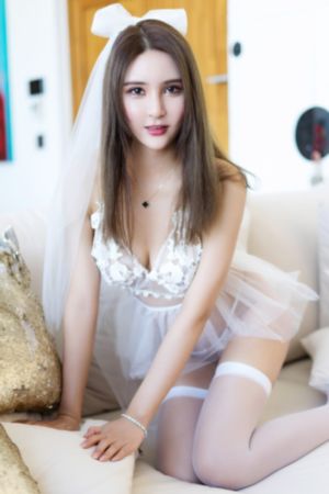 漂亮的女保姆