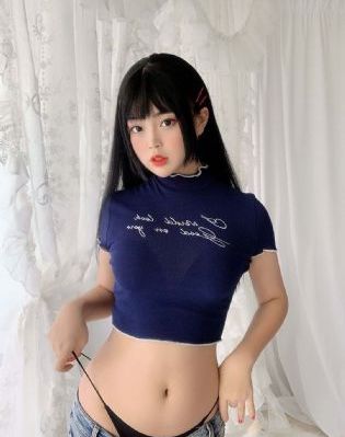 女大学生的沙龙室电影