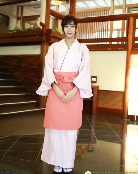 美女拉屎无遮挡免费